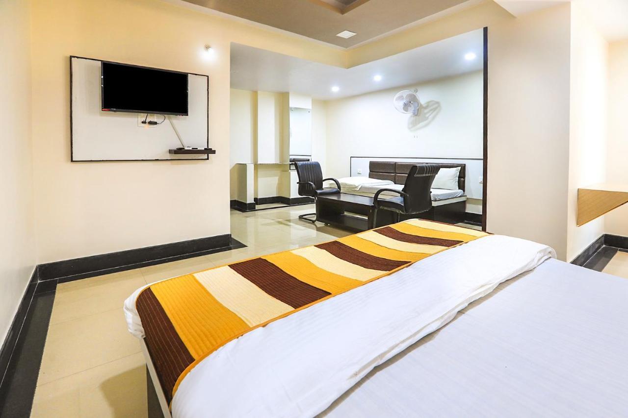 Oyo 11840 Hotel Venus Аджмер Экстерьер фото